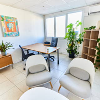 Bureau privé 15 m² 2 postes Location bureau Chemin de la Madrague-Ville Marseille 13002 - photo 1